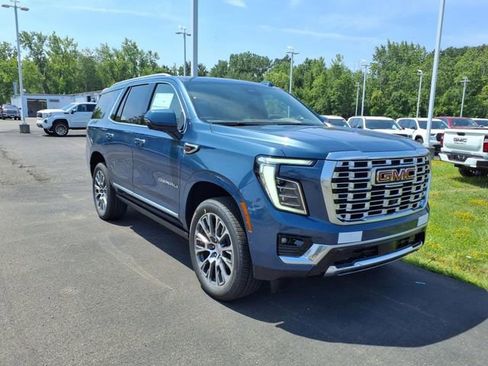 Used 2025 GMC Yukon Denali w/ Denali Reserve Package image 7