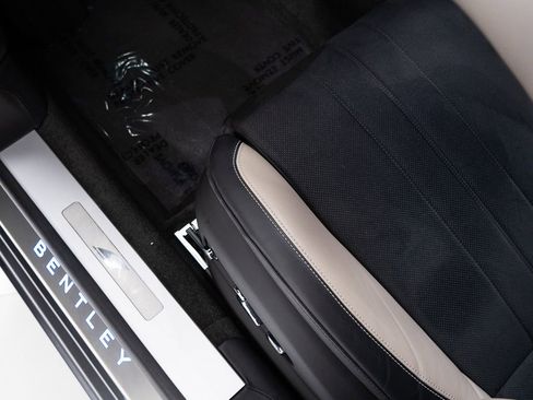 Certified 2023 Bentley Flying Spur Plug-In Hybrid AWD/4WD image 12
