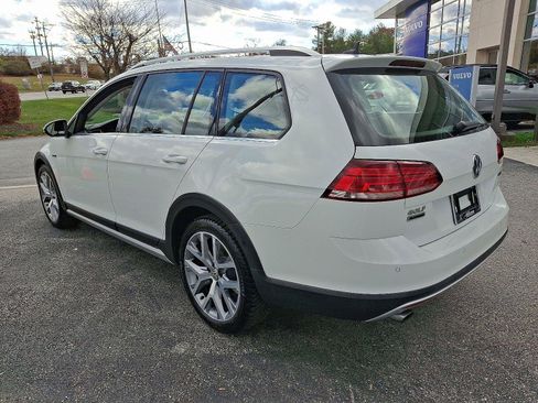 Used 2019 Volkswagen Golf Alltrack SEL image 4