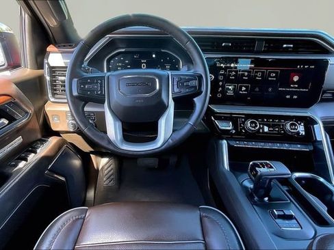 Used 2023 GMC Sierra 1500 Denali AWD/4WD image 8