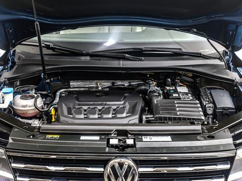 Used 2020 Volkswagen Tiguan SE image 11