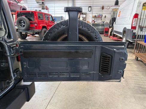 Used 2018 Jeep Wrangler Unlimited Sport AWD/4WD image 24