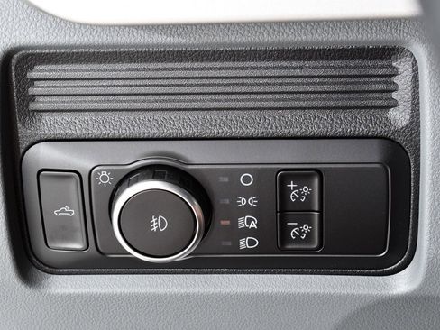 New 2026 Ford F250 XL w/ XL Chrome Package image 30