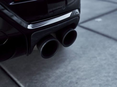 Used 2025 Lamborghini Urus SE image 13