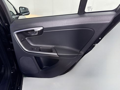 Used 2016 Volvo S60 T5 Premier w/ Convenience Package image 28