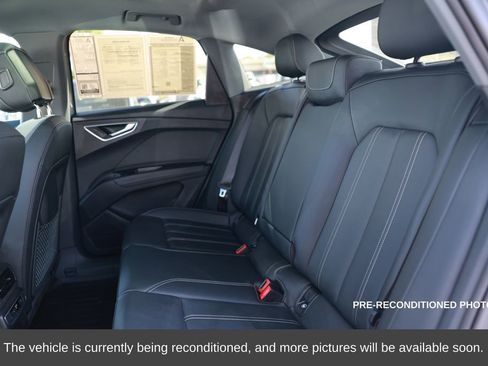 Used 2024 Audi Q4 e-tron Premium Plus w/ Premium Plus image 31