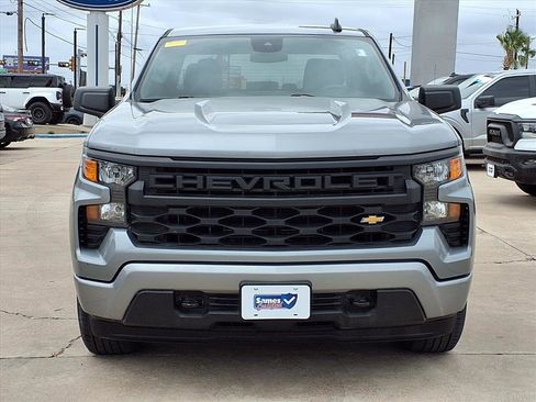 Used 2023 Chevrolet Silverado 1500 Custom image 2