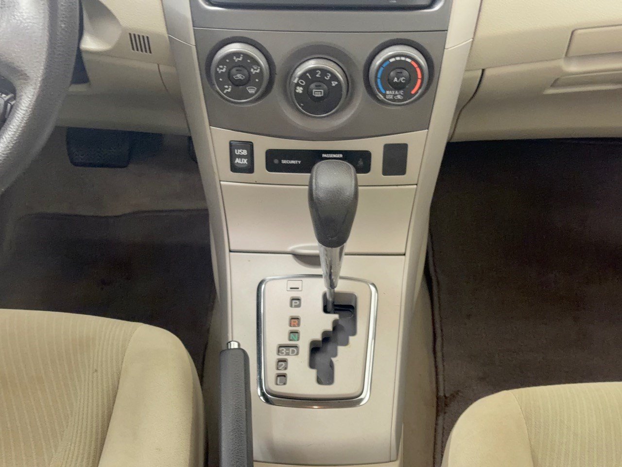 Used 2013 Toyota Corolla LE FWD image 22