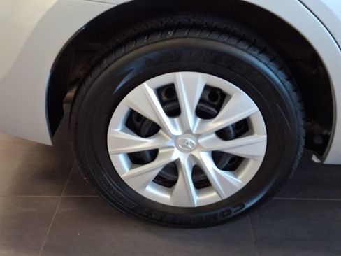 Used 2015 Toyota Corolla L FWD image 7