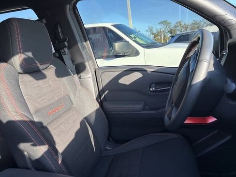 Used 2022 Nissan Frontier Pro-X image 9