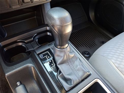 Used 2022 Toyota Tacoma SR image 16