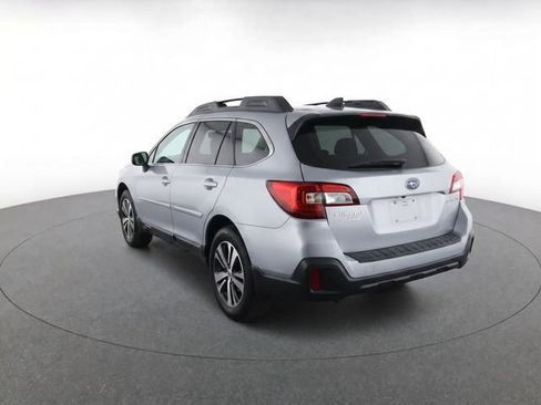 Used 2019 Subaru Outback 2.5i Limited AWD/4WD image 7