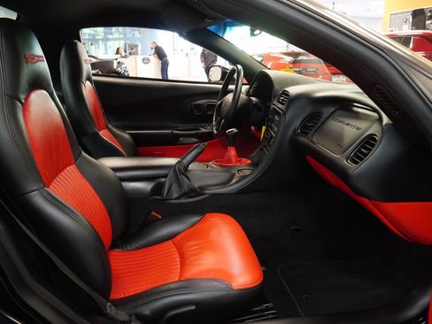 Used 2002 Chevrolet Corvette Z06 w/ Memory Pkg RWD image 30