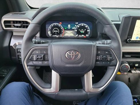 Used 2025 Toyota 4Runner TRD Off-Road image 21