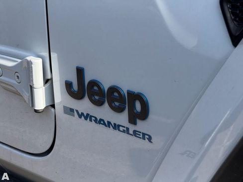 Used 2024 Jeep Wrangler Unlimited Rubicon 4xe AWD/4WD image 6
