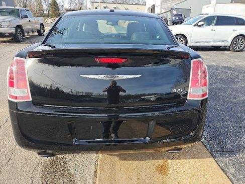 Used 2013 Chrysler 300 S image 7