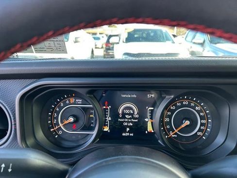 Used 2024 Jeep Gladiator Rubicon w/ Technology Group image 23