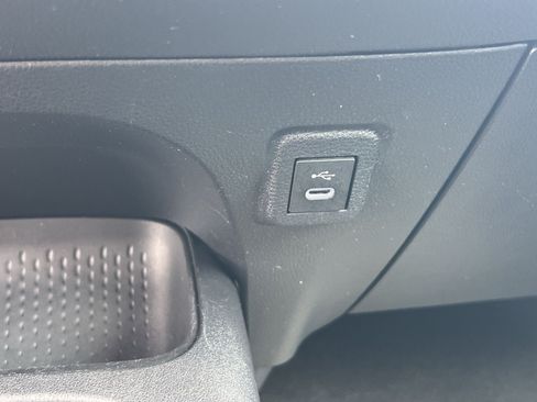 Used 2025 Toyota Corolla LE FWD image 33