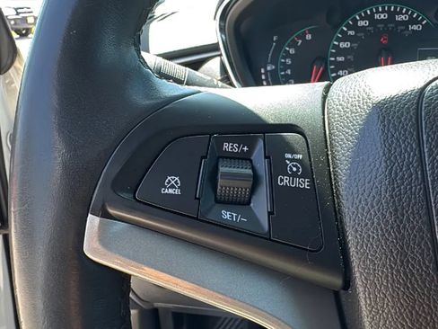 Used 2018 Chevrolet Trax LT AWD/4WD image 21
