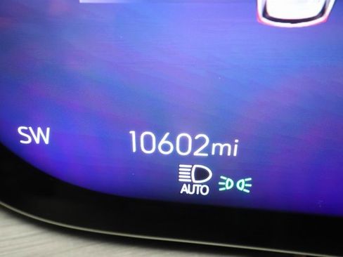 Used 2024 Buick Envision Avenir image 15