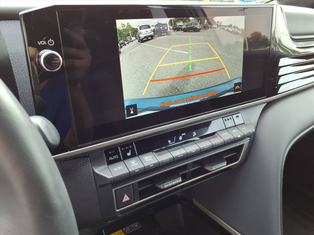 Used 2025 Toyota Camry XSE FWD image 38