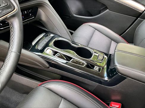 Used 2022 Buick Envision Essence w/ Sport Touring Package FWD image 15