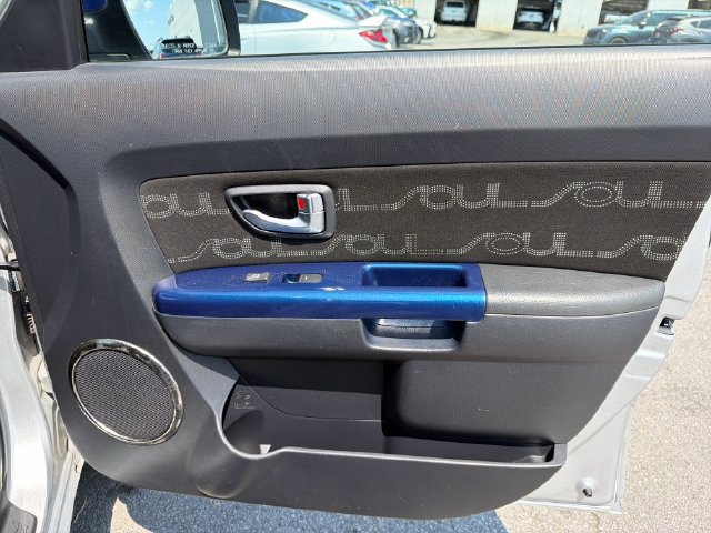 Used 2012 Kia Soul + w/ Audio Pkg FWD image 23