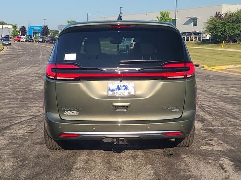 New 2027 Chrysler Pacifica Limited w/ Family Tech Group AWD/4WD image 3