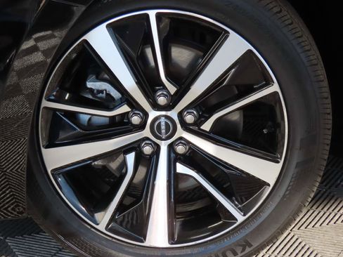 Used 2023 Nissan Maxima SV w/ Floor Mat Group image 7