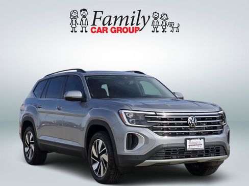 New 2026 Volkswagen Atlas SE FWD image 2