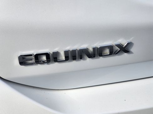 Used 2018 Chevrolet Equinox LT image 11