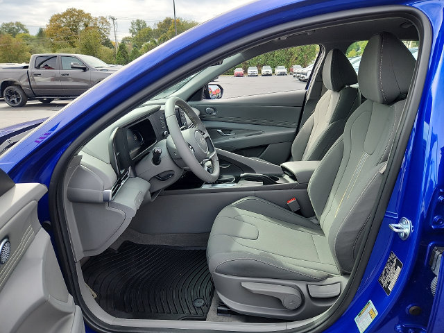 Used 2025 Hyundai Elantra Sport w/ Cargo Package FWD image 14