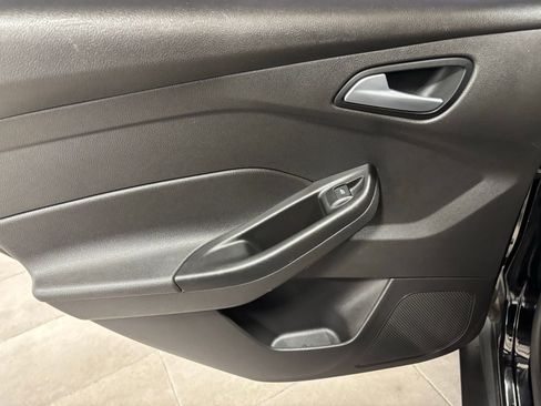 Used 2018 Ford Focus SE image 17