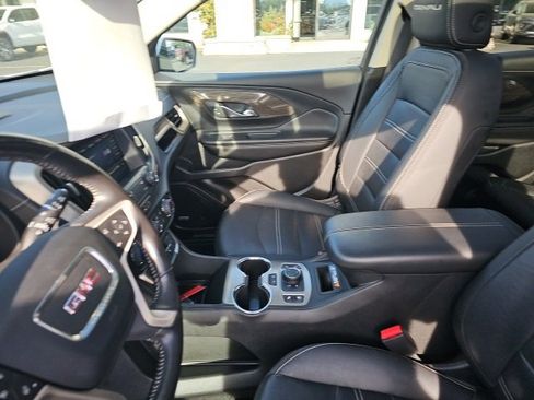 Used 2022 GMC Terrain Denali image 32