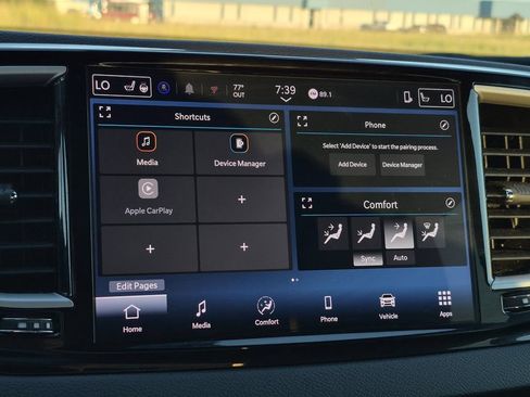 Used 2025 Chrysler Pacifica Select FWD image 25
