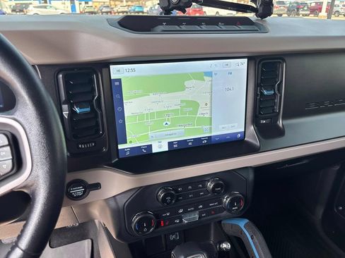 Used 2022 Ford Bronco Wildtrak image 16