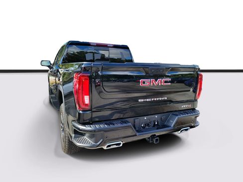 Used 2025 GMC Sierra 1500 AT4 w/ AT4 Premium Package AWD/4WD image 4