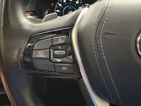 Used 2019 BMW 530e w/ Convenience Package image 37