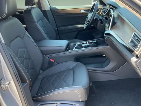 Used 2026 Volkswagen Atlas SE FWD image 19