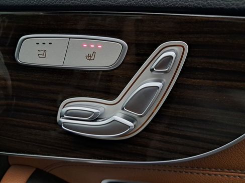 Used 2018 Mercedes-Benz C 300 4MATIC Cabriolet image 39