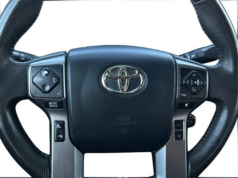 Used 2020 Toyota Tacoma SR5 AWD/4WD image 23