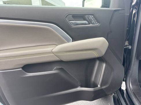 Used 2023 Chevrolet Colorado ZR2 w/ ZR2 Convenience Package III image 9