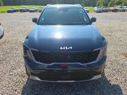 Certified 2024 Kia Sorento S w/ Panoramic Sunroof Package FWD image 2