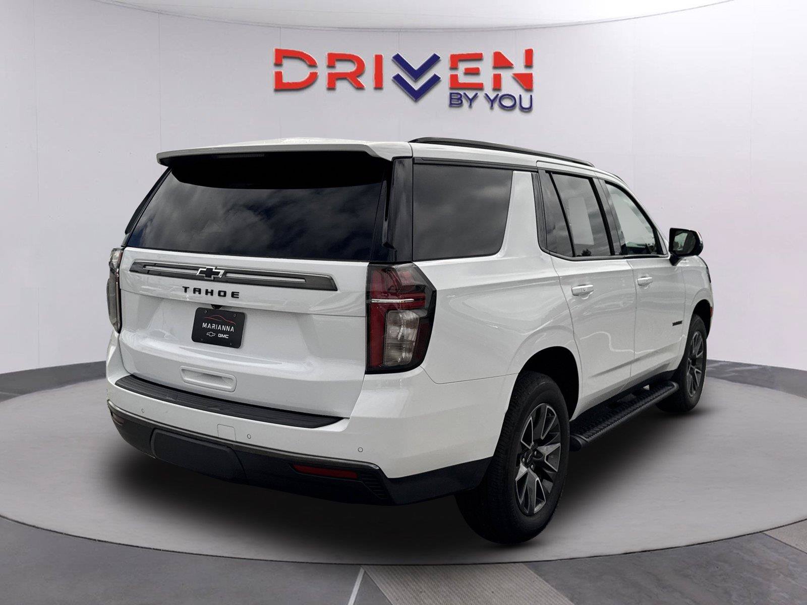 Used 2022 Chevrolet Tahoe Z71 w/ Luxury Package AWD/4WD image 4