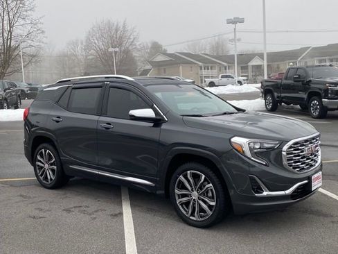Used 2019 GMC Terrain Denali w/ Advanced Safety Package image 7