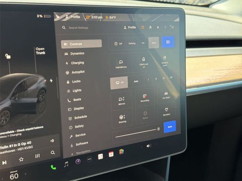 Used 2025 Tesla Model Y Long Range AWD/4WD image 35