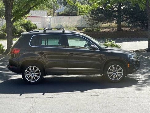 Used 2013 Volkswagen Tiguan S FWD image 3