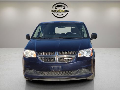 Used 2016 Dodge Grand Caravan SE w/ Quick Order Package 29E SE image 2