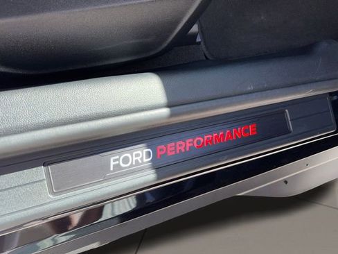 Used 2022 Ford Mustang Shelby GT500 w/ Technology Package image 13