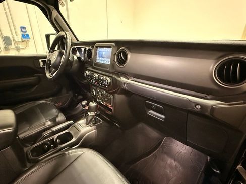 Used 2021 Jeep Gladiator Sport AWD/4WD image 28